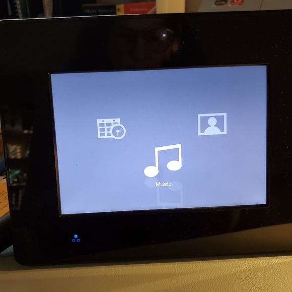 Digital photo frame Model# EL-101 - Picture 3 of 10